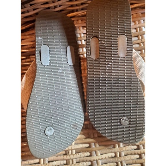 Havaianas Flip Flops Size 6-7 - Picture 6 of 6